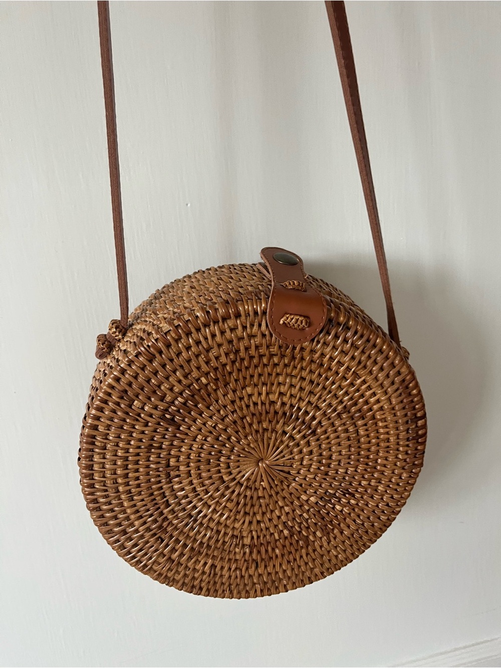 Woven Round Crossbody Bag in Brown